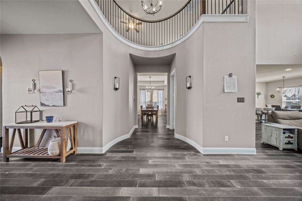 Image 8 of property listing at 6510 Loire Valley Drive, Rowlett, TX 75088