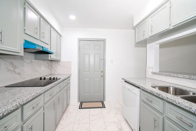 8615 Belle Park Drive, Houston, TX 77099