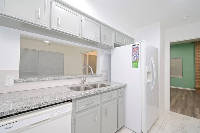 8615 Belle Park Drive, Houston, TX 77099