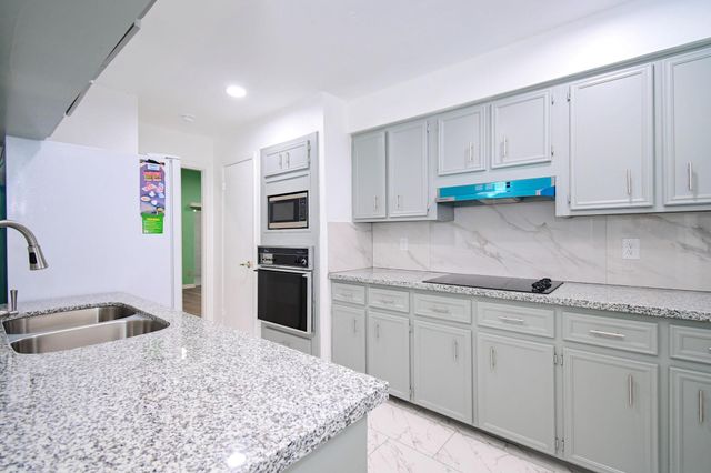 8615 Belle Park Drive, Houston, TX 77099
