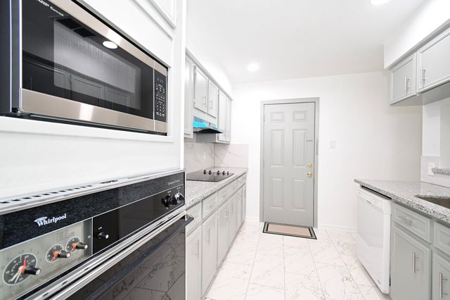 8615 Belle Park Drive, Houston, TX 77099