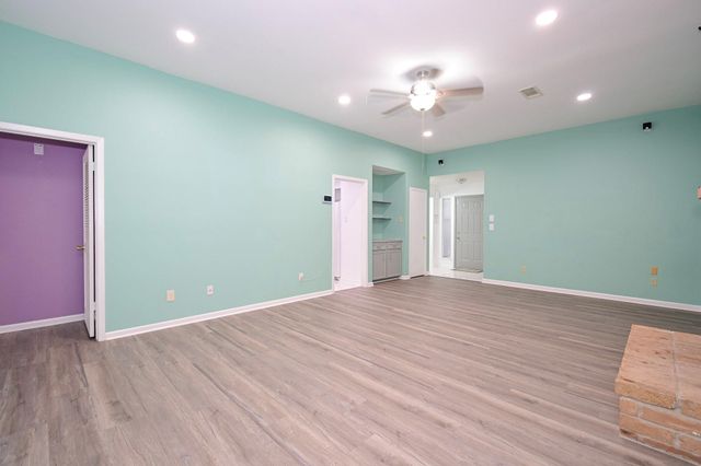 8615 Belle Park Drive, Houston, TX 77099
