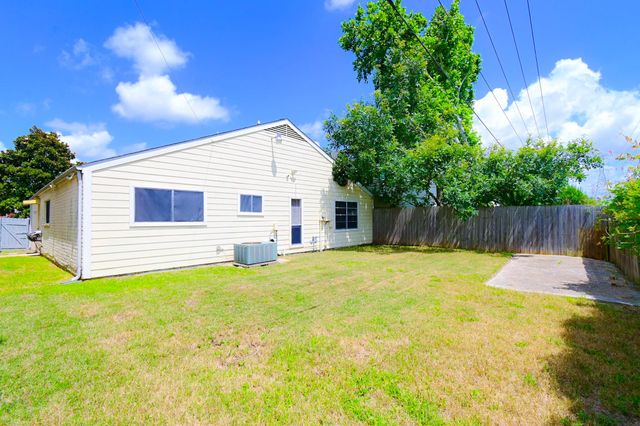 8615 Belle Park Drive, Houston, TX 77099