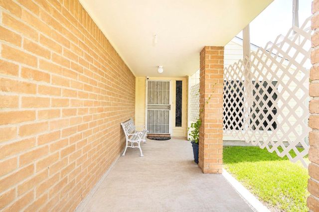8615 Belle Park Drive, Houston, TX 77099