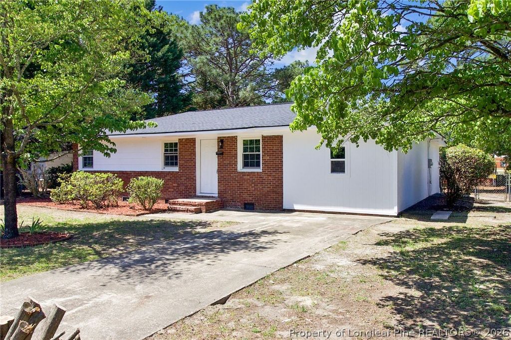 1826 Wayne Lane, Fayetteville, NC 28304 — photo 2