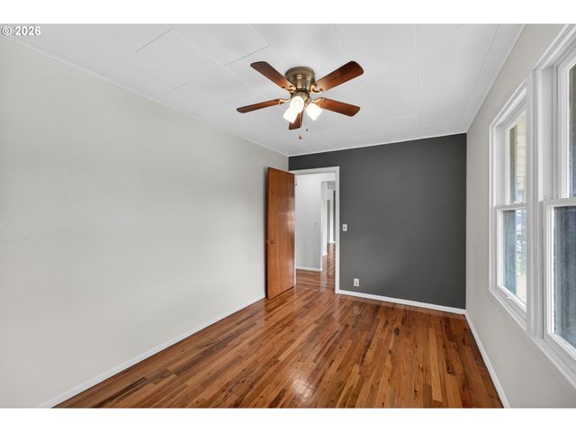 262 Nw CECIL Ave, Roseburg, OR 97470