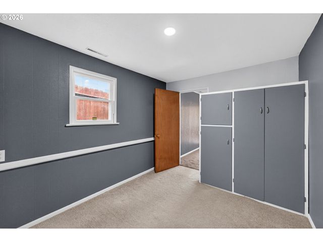 262 Nw CECIL Ave, Roseburg, OR 97470