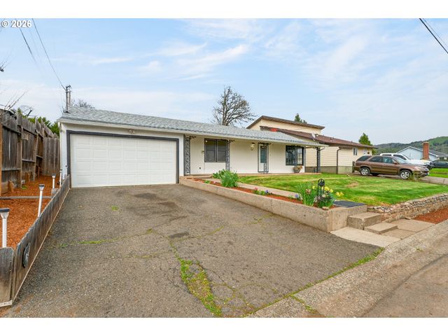 262 Nw CECIL Ave, Roseburg, OR 97470
