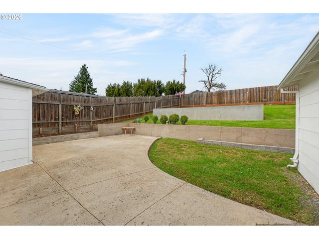 262 Nw CECIL Ave, Roseburg, OR 97470