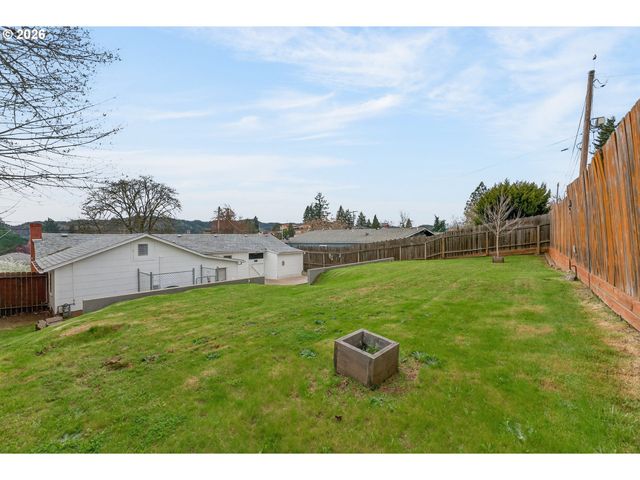 262 Nw CECIL Ave, Roseburg, OR 97470