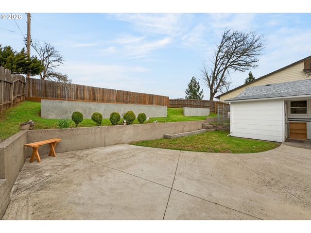 262 Nw CECIL Ave, Roseburg, OR 97470