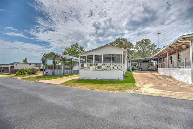 122 N Panuco Drive, Trinity, TX 75862