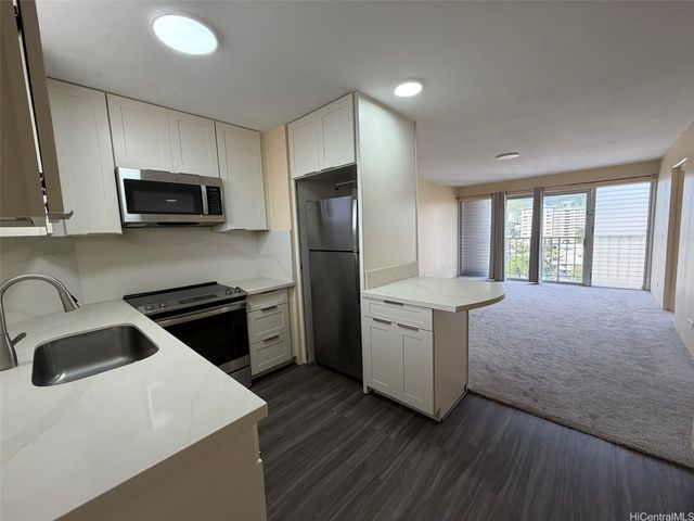 2440 Date Street 901, Honolulu, HI 96826