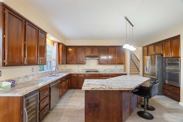 9331 Nestani Way, Elk Grove, CA 95758