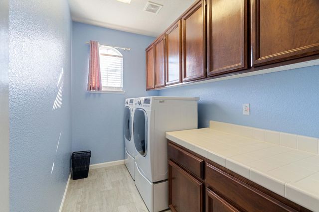 9331 Nestani Way, Elk Grove, CA 95758