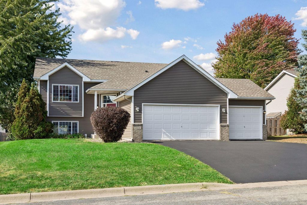 315 9th Avenue NE, Lonsdale, MN 55046 — exterior