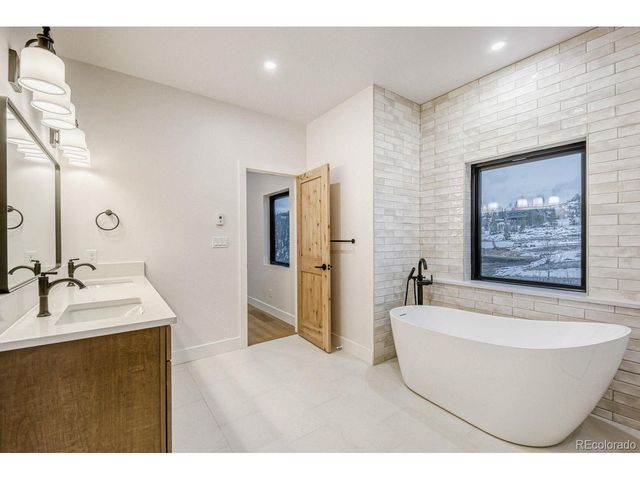 680 Lone Eagle Dr, Granby, CO 80446