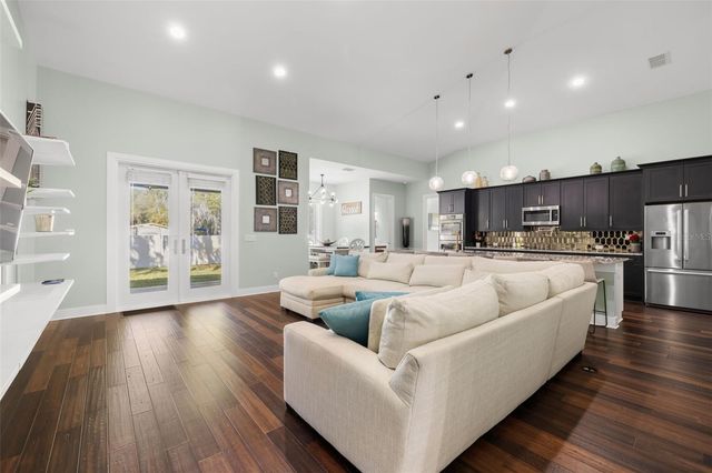 3211 MORAN ROAD, Tampa, FL 33618