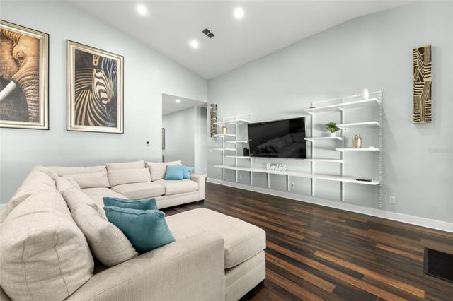 3211 MORAN ROAD, Tampa, FL 33618