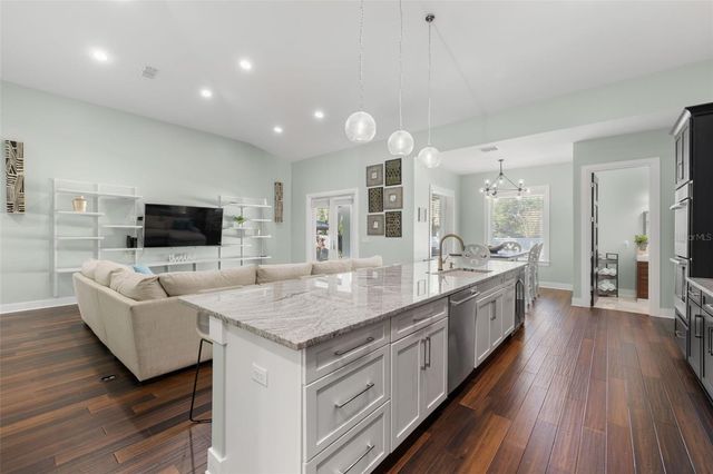 3211 MORAN ROAD, Tampa, FL 33618