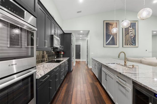 3211 MORAN ROAD, Tampa, FL 33618