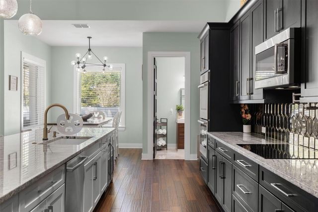 3211 MORAN ROAD, Tampa, FL 33618