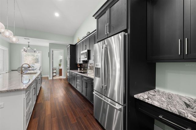 3211 MORAN ROAD, Tampa, FL 33618