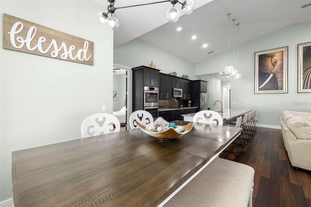 3211 MORAN ROAD, Tampa, FL 33618