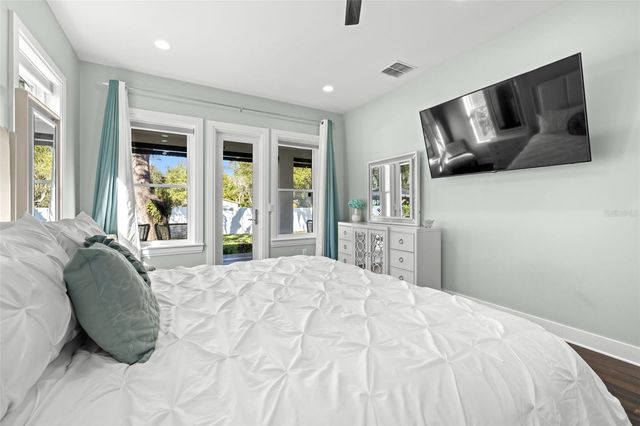 3211 MORAN ROAD, Tampa, FL 33618