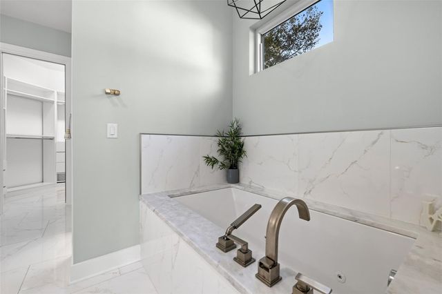 3211 MORAN ROAD, Tampa, FL 33618