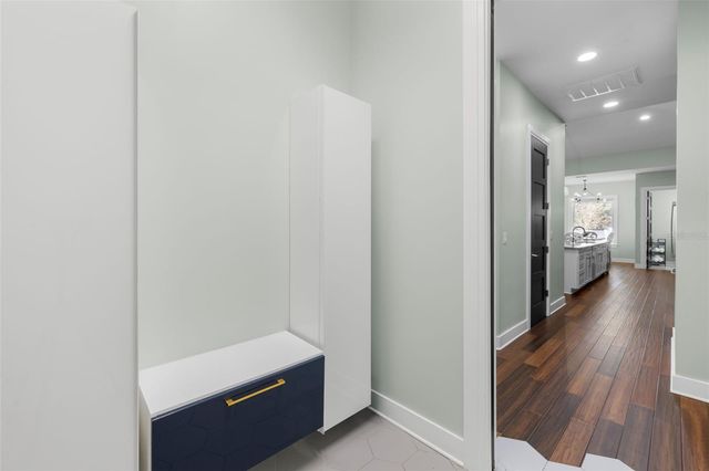 3211 MORAN ROAD, Tampa, FL 33618