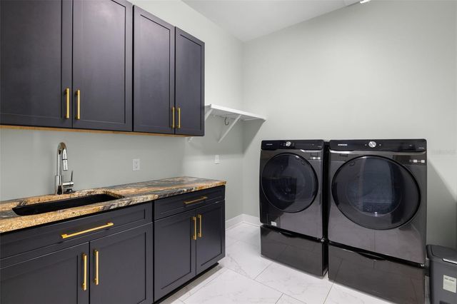 3211 MORAN ROAD, Tampa, FL 33618