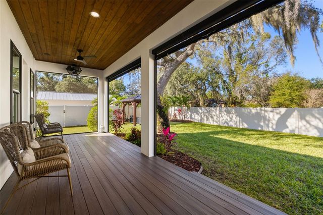 3211 MORAN ROAD, Tampa, FL 33618