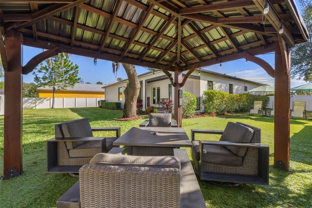 3211 MORAN ROAD, Tampa, FL 33618