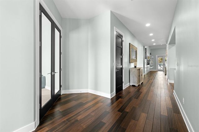 3211 MORAN ROAD, Tampa, FL 33618