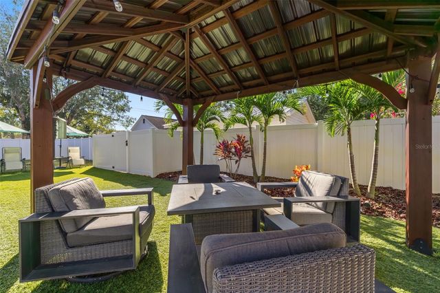 3211 MORAN ROAD, Tampa, FL 33618