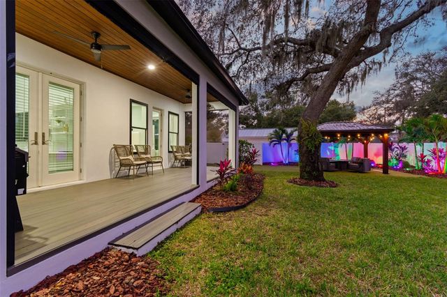 3211 MORAN ROAD, Tampa, FL 33618