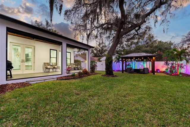 3211 MORAN ROAD, Tampa, FL 33618