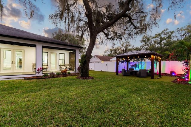 3211 MORAN ROAD, Tampa, FL 33618