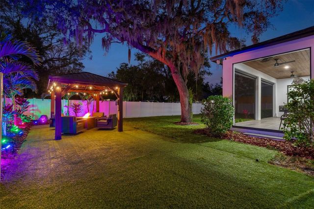 3211 MORAN ROAD, Tampa, FL 33618