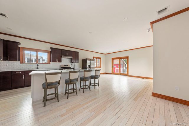 1260 Warwick Street, Uniondale, NY 11553