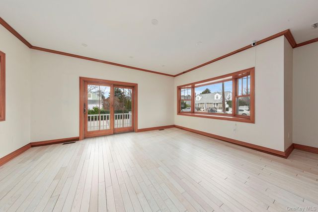 1260 Warwick Street, Uniondale, NY 11553