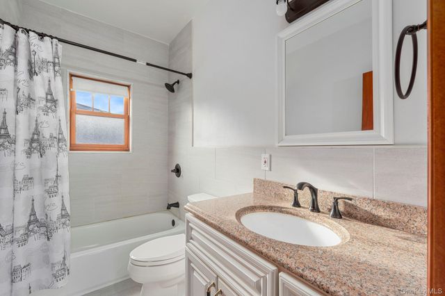 1260 Warwick Street, Uniondale, NY 11553