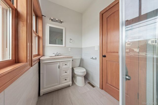 1260 Warwick Street, Uniondale, NY 11553