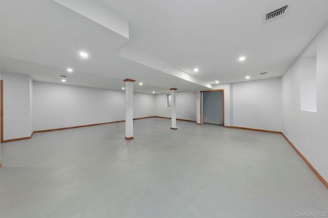 1260 Warwick Street, Uniondale, NY 11553