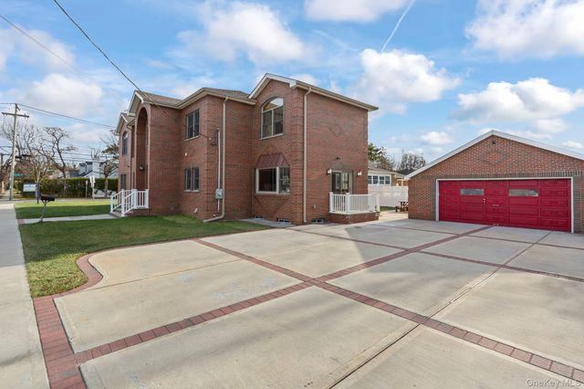 1260 Warwick Street, Uniondale, NY 11553