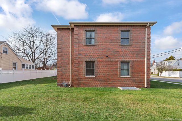 1260 Warwick Street, Uniondale, NY 11553