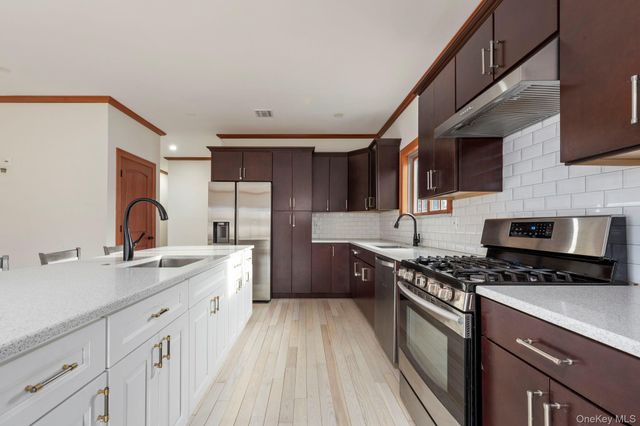 1260 Warwick Street, Uniondale, NY 11553