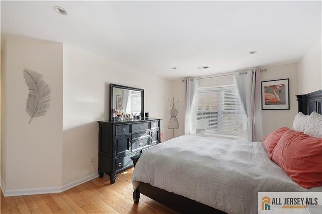 207 Sunshine Court, Sayreville, NJ 08859