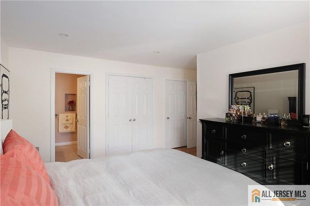 207 Sunshine Court, Sayreville, NJ 08859